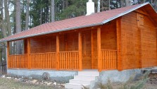Dokončená stavba dřevěné chaty