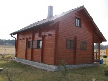 Dokončená stavba dřevěné chaty